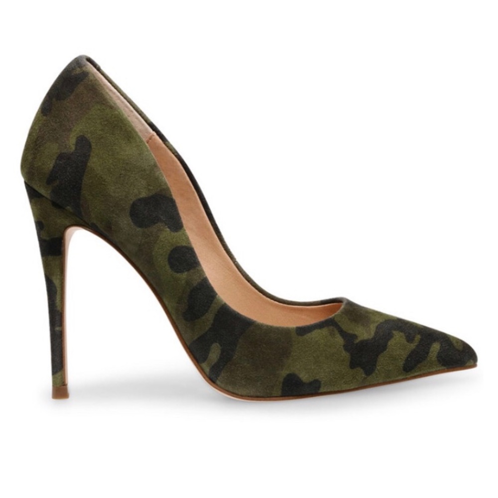 Camouflage pumps